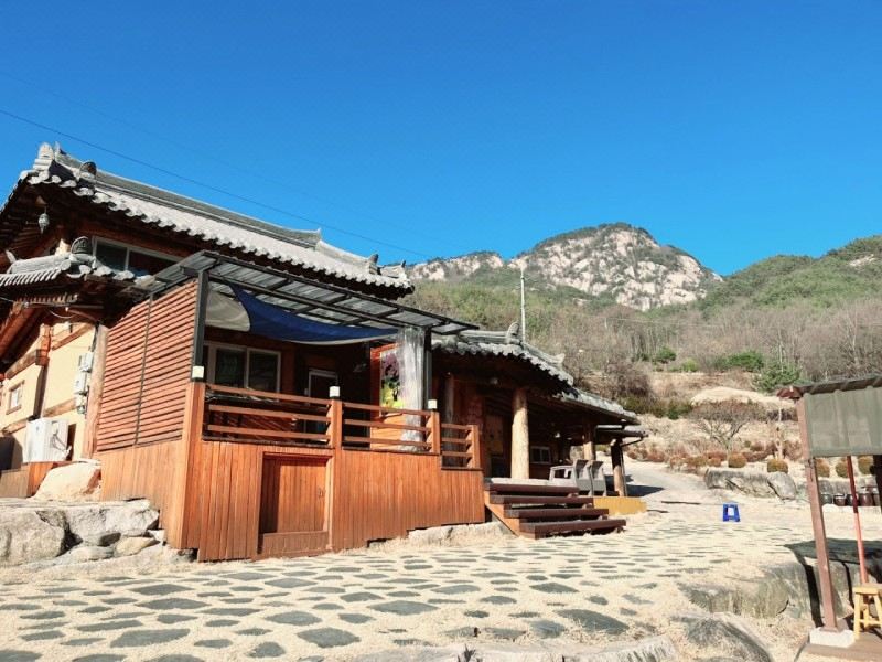 하룻밤 궁궐터 (충청북도 단양군) 사진