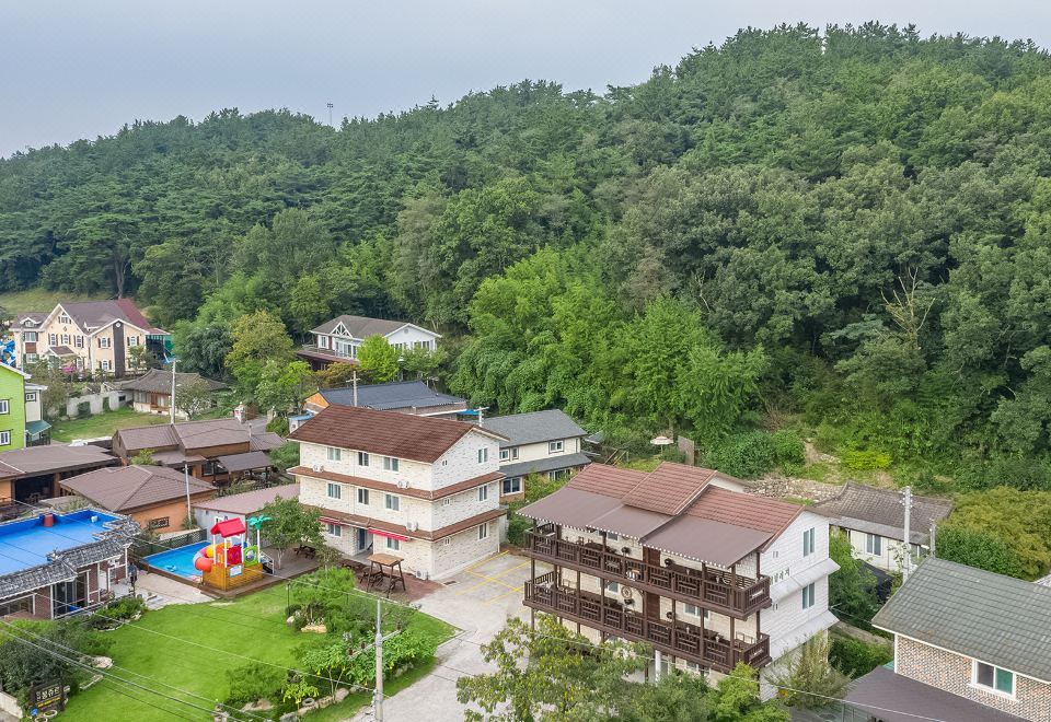 경주봉쥬르펜션 (경상북도 경주시) 사진