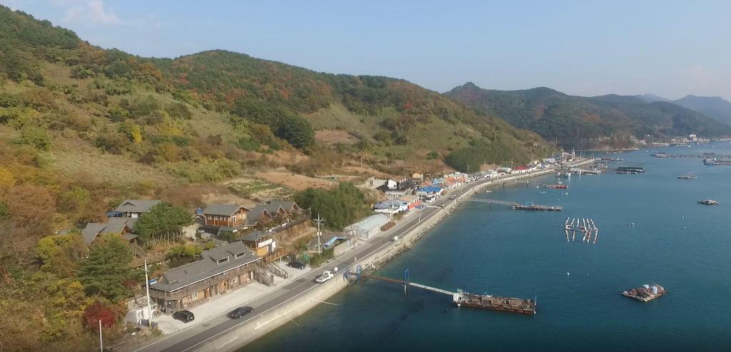 바다위통나무펜션씨그리메 (경상남도 통영시) 사진
