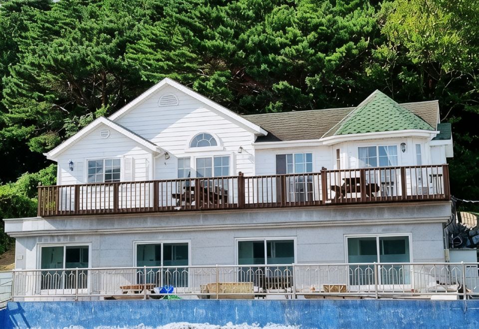 몽돌바다쉼터 (경상남도 거제시) 사진