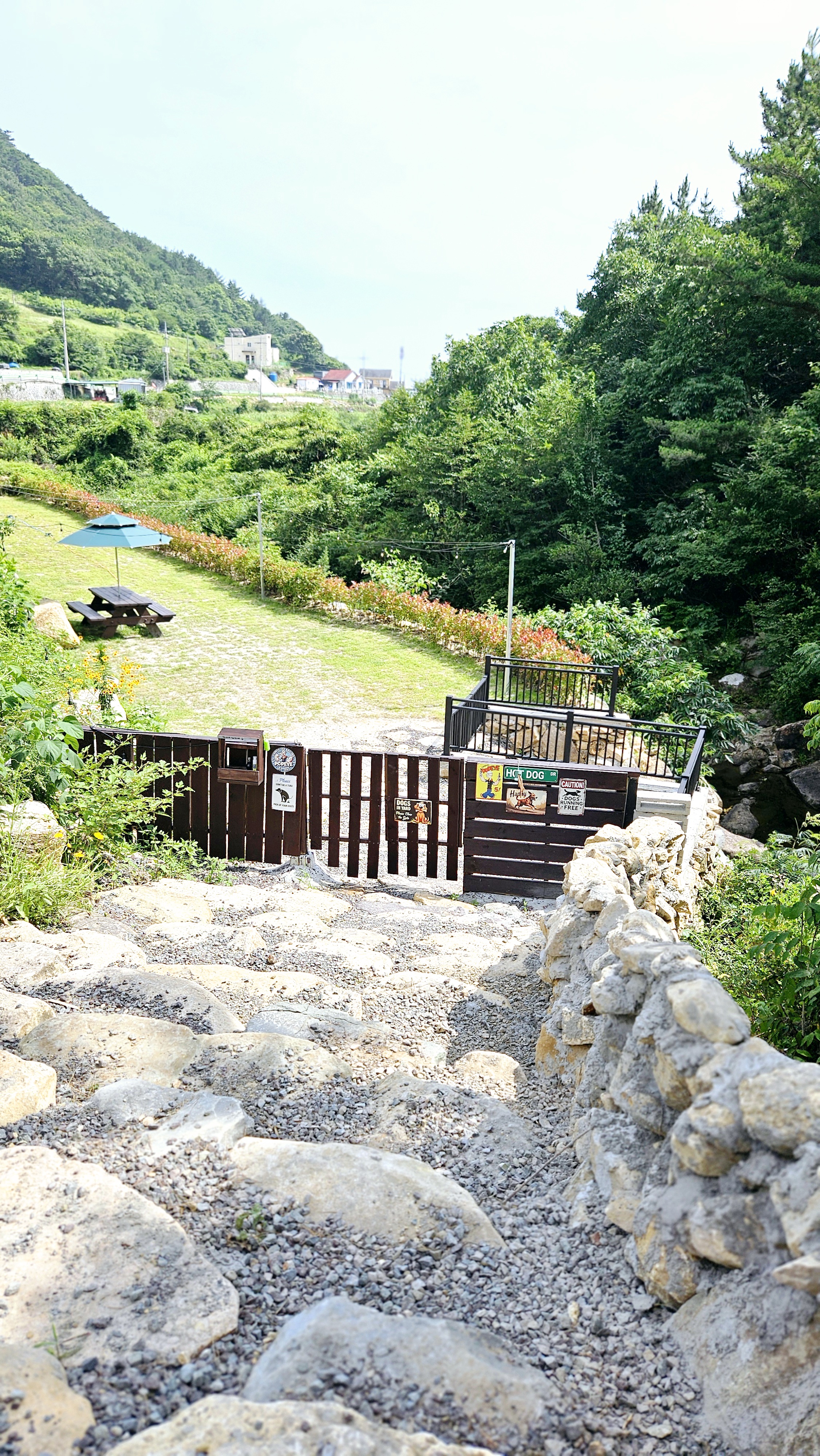 돌담과초록 (경상남도 남해군) 사진